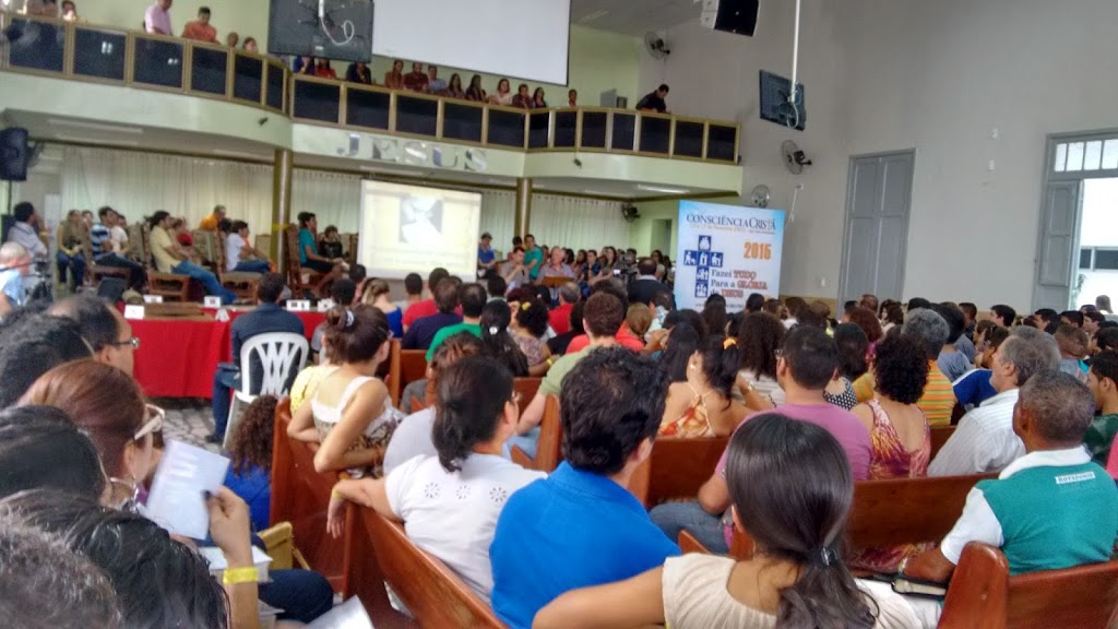 Público reunido na AD em Campina Grande Consciência Cristã 2015